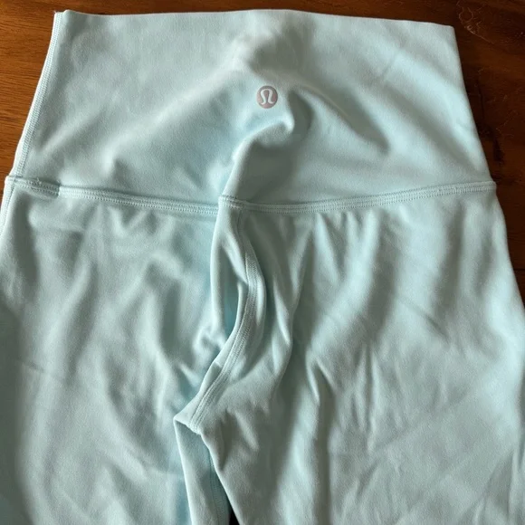 Lululemon Align High-Rise Crop 23" Icing Blue Size 4 - Picture 5 of 6